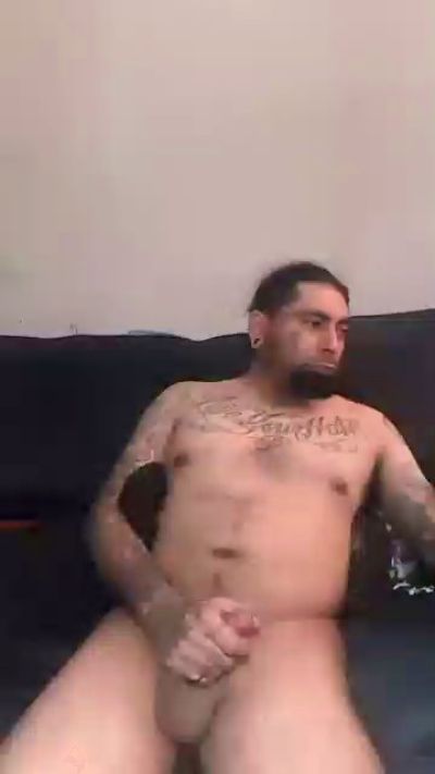 dirtyskaterdol2 live cam on Cam4