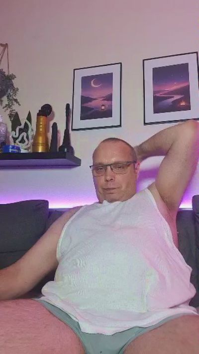djShyVibes live cam on Cam4