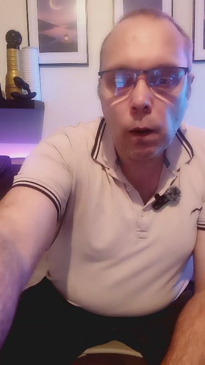 djShyVibes live cam on Cam4