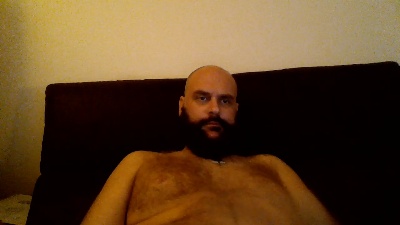 dj_guetto live cam on Cam4