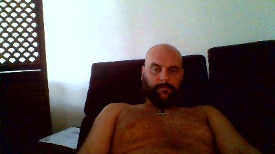dj_guetto live cam on Cam4