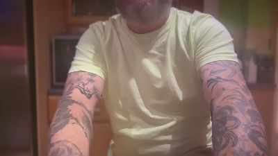 djhants live cam on Cam4
