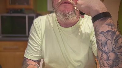 djhants live cam on Cam4