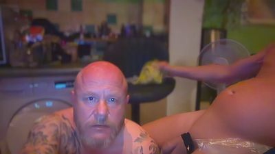 djhants live cam on Cam4