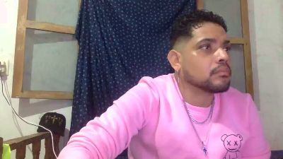 djkoyrosas live cam on Cam4