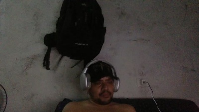 djkoyrosas live cam on Cam4