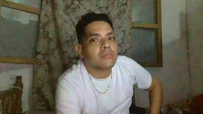 djkoyrosas live cam on Cam4