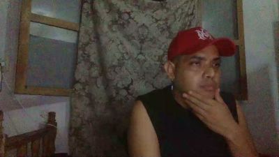 djkoyrosas live cam on Cam4