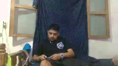 djkoyrosas live cam on Cam4