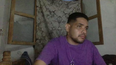 djkoyrosas live cam on Cam4