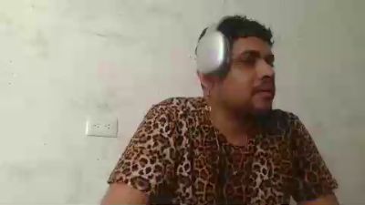 djkoyrosas live cam on Cam4