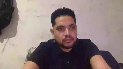 djkoyrosas live cam on Cam4