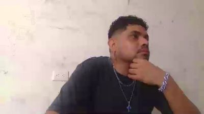 djkoyrosas live cam on Cam4
