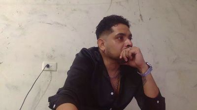 djkoyrosas live cam on Cam4