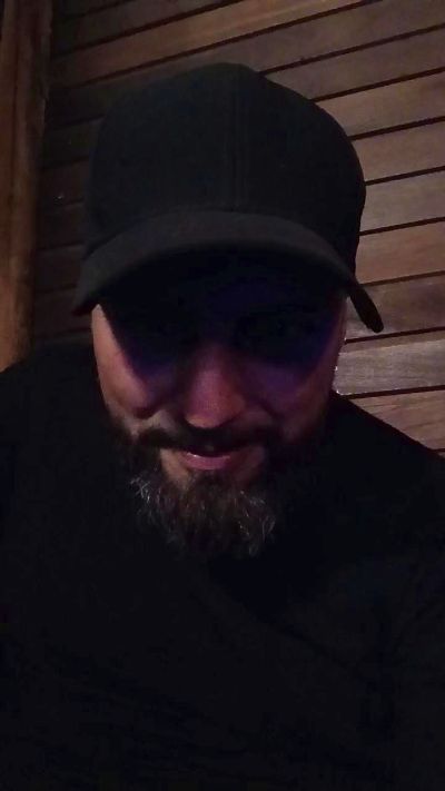 djrichard3 live cam on Cam4