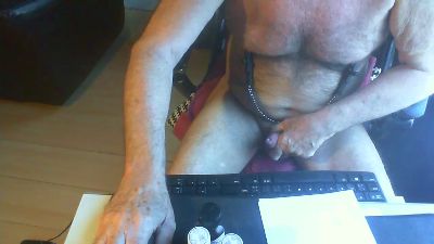 dogego566 live cam on Cam4