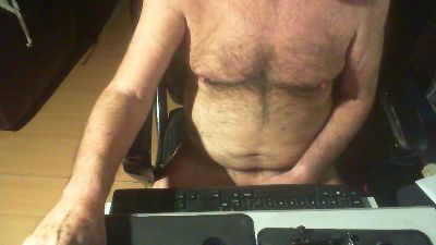 dogego566 live cam on Cam4
