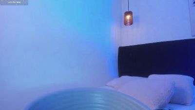 dolly_zoe live cam on Cam4