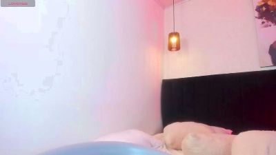 dolly_zoe live cam on Cam4