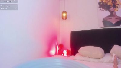 dolly_zoe live cam on Cam4