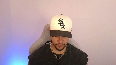 dom_santiago31 live cam on Cam4