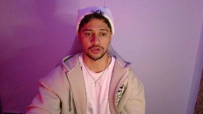 dom_santiago31 live cam on Cam4
