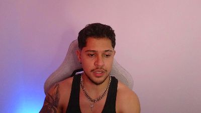 dom_santiago31 live cam on Cam4