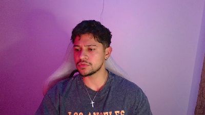 dom_santiago31 live cam on Cam4