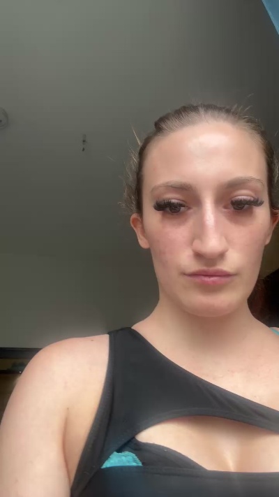 dominalatisha32 live cam on Cam4