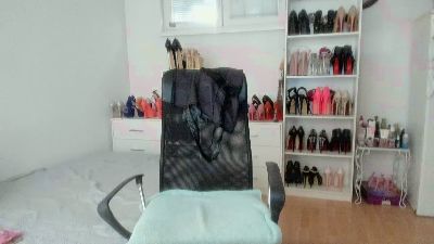 dominantmiss8 live cam on Cam4