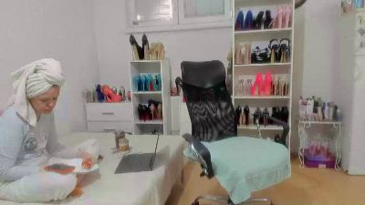 dominantmiss8 live cam on Cam4