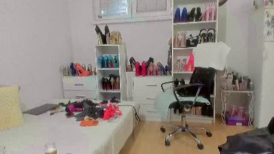 dominantmiss8 live cam on Cam4