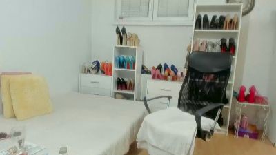 dominantmiss8 live cam on Cam4