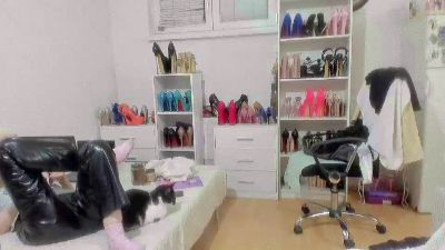 dominantmiss8 live cam on Cam4