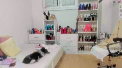 dominantmiss8 live cam on Cam4