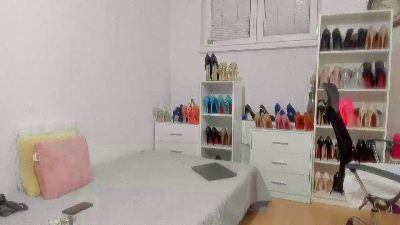 dominantmiss8 live cam on Cam4