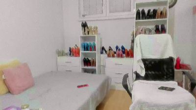 dominantmiss8 live cam on Cam4