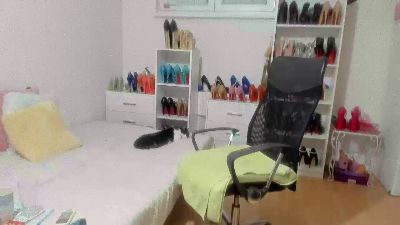 dominantmiss8 live cam on Cam4