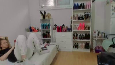 dominantmiss8 live cam on Cam4
