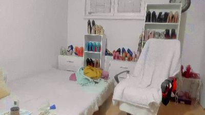 dominantmiss8 live cam on Cam4