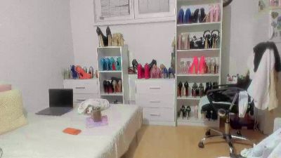 dominantmiss8 live cam on Cam4