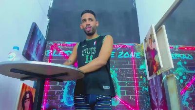 dominic_max1 live cam on Cam4