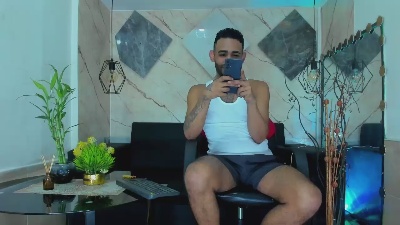 dominic_max1 live cam on Cam4