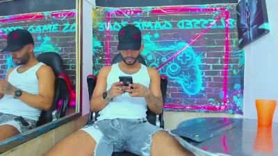 dominic_max1 live cam on Cam4
