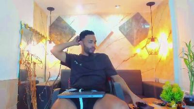 dominic_max1 live cam on Cam4
