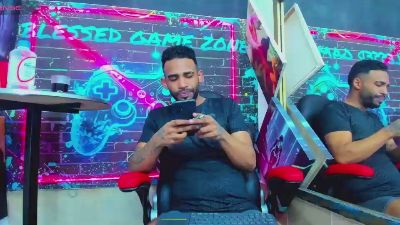 dominic_max1 live cam on Cam4