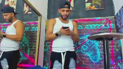 dominic_max1 live cam on Cam4