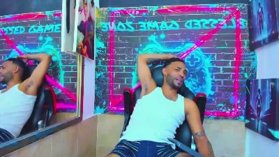 dominic_max1 live cam on Cam4