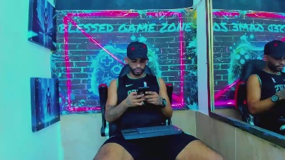 dominic_max1 live cam on Cam4
