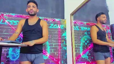 dominic_max1 live cam on Cam4